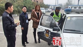 永城市女子真牛无证驾车连闯淮南3关被拦：她说正好体验拘留